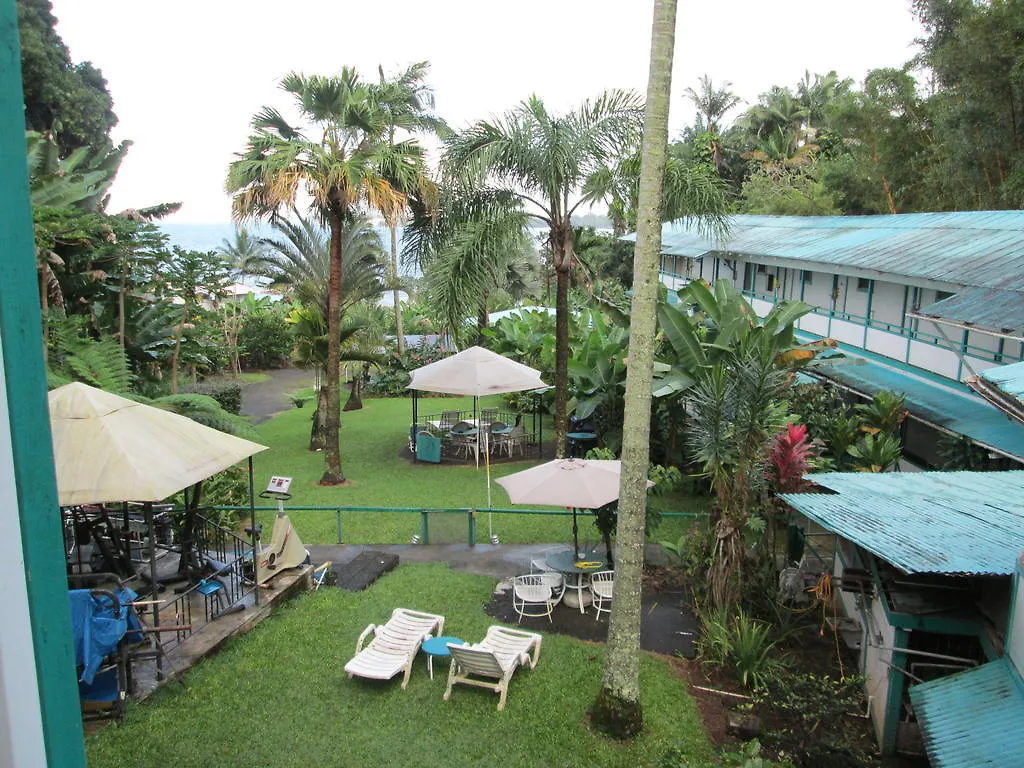 Wild Ginger Inn Hotel & Hostel Hilo